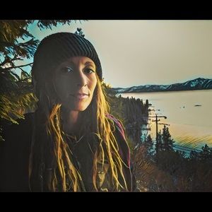 Meet your Posher, Caitlin